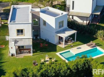 Casa · 170m² · 5 Ambientes · 4 Cocheras · Casa 5 Amb. El Cantón Puerto C/pileta Amoblada