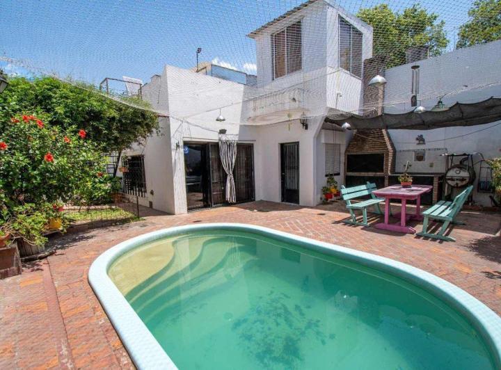 Casa · 258m² · 4 Ambientes · 1 Cochera