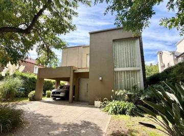 Casa · 189m² · 4 Ambientes · 1 Cochera · Casa en Venta 4 Amb Santa Maria de Los Olivos