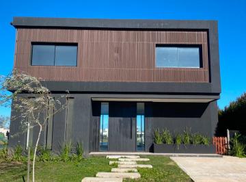 Casa · 250m² · 5 Ambientes · Casa 5 Amb Venta Santa Ana Villanueva a La Laguna
