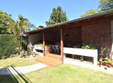 Casa · 219m² · 5 Ambientes · 3 Cocheras · Venta Casa San Andres Jardin Quincho Luminosa
