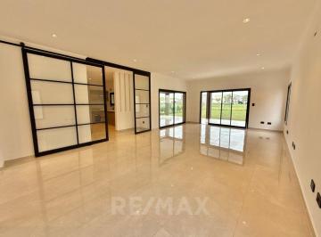 Casa · 221m² · 6 Ambientes · 3 Cocheras · Casa 6 Amb Venta B°san Pablo Mudate Ya con El 30%