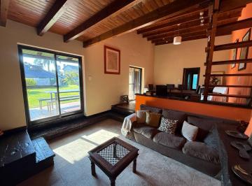 Casa · 202m² · 4 Ambientes · 1 Cochera · Venta Casa en Gonnet