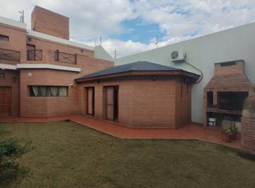 Casa · 180m² · 4 Ambientes · 2 Cocheras · Venta Casa Chalet 4 Amb Sarandi