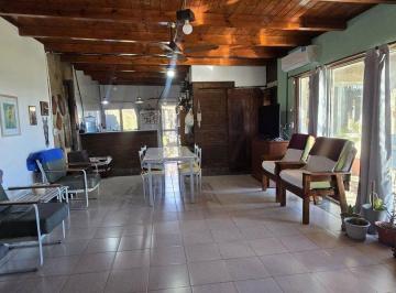 Casa · 82m² · 4 Ambientes · 1 Cochera · Venta Casa Dos Dorm., Pileta, Albarellos