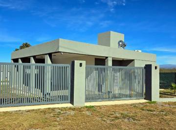 Casa · 104m² · 3 Ambientes · 2 Cocheras · Venta | Casa | 2 Dorm. | Quincho | Pileta