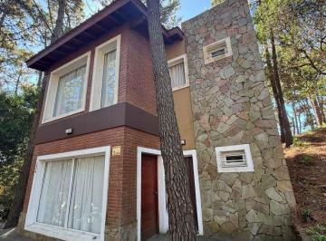 Casa · 94m² · 3 Ambientes · 1 Cochera · Venta Casa Mar Azul Cerca del Centro y Mar