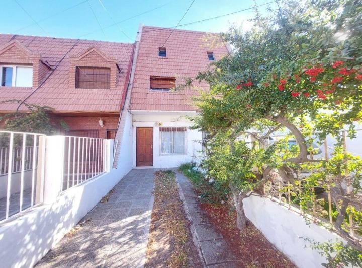 Casa · 105m² · 6 Ambientes · 1 Cochera