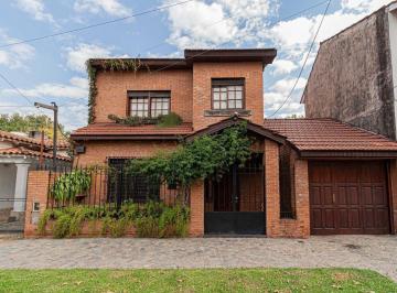 Casa · 144m² · 5 Ambientes · 2 Cocheras · Venta Casa 5 Amb Temperley con Patio Dos Cocheras