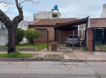 Casa · 92m² · 4 Ambientes · 1 Cochera · Casa en Venta Moreno Centro