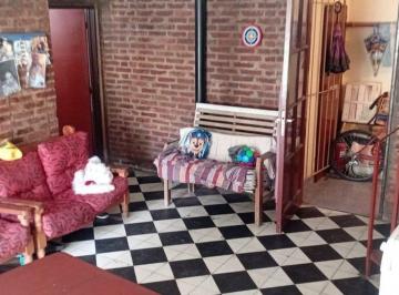 PH · 130m² · 3 Ambientes · Venta Ph + Local Al Frente en Lareja Zona Comercial