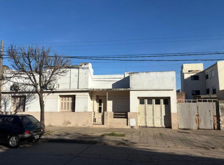 Casa · 169m² · 6 Ambientes · 1 Cochera
