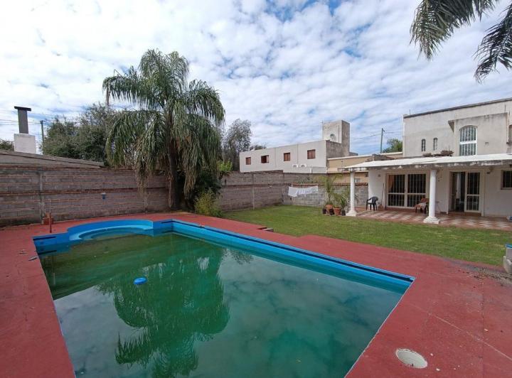 Casa · 400m² · 8 Ambientes