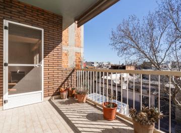 Departamento · 78m² · 3 Ambientes · 1 Cochera · Departamento 3 Amb con Cochera y Balcón Al Frente