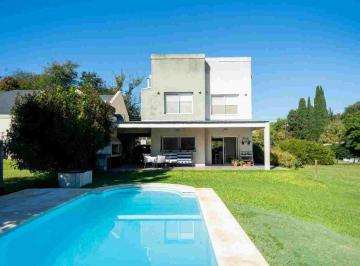 Casa · 140m² · 4 Ambientes · 2 Cocheras · Casa en Venta 4 Amb C/pileta, El Carmencito.