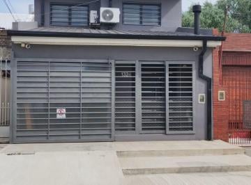 Casa · 146m² · 3 Ambientes · 1 Cochera · Venta Casa 3 Ambientes Luis Guillon Apto Credito