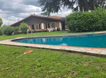 Casa · 200m² · 4 Ambientes · 2 Cocheras · Casa Quinta en Cañuelas