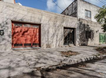 Casa · 110m² · 3 Ambientes · 1 Cochera · Venta Casa S. Lugares