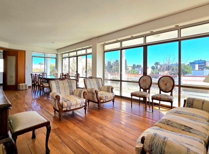 Departamento · 136m² · 3 Ambientes · 2 Cocheras