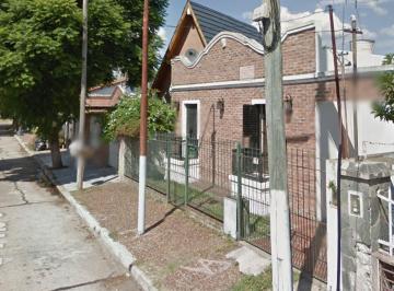 Casa · 93m² · 3 Ambientes · 2 Cocheras · Venta Casa 3 Amb San Antonio de Padua, Jardín