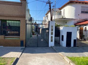 PH · 59m² · 2 Ambientes · PH en Lanus C/ Patio y Terra. Exc Ubicacion
