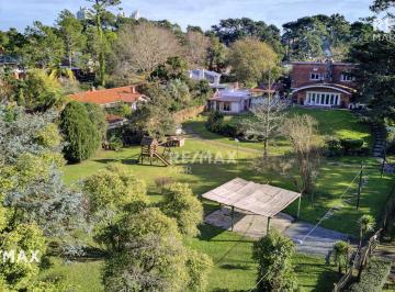 Casa · 414m² · 9 Ambientes · Venta Casa en Cantegril