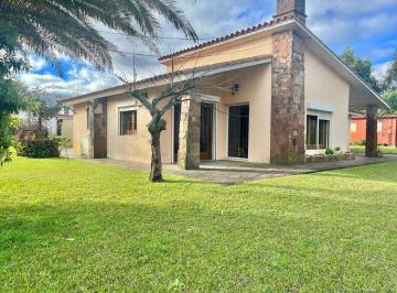 Casa · 250m² · 4 Ambientes · 1 Cochera · Alquiler 3 Dorm. Barbacoa Garaje en Salinas