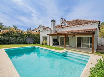 Casa · 175m² · 6 Ambientes · Talar Chico 4 Dorm. con Gran Playroom y Dep
