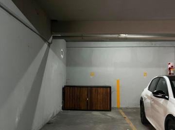 Garage · 15m² · Cochera en Venta con Baulera – Edificio Newen I