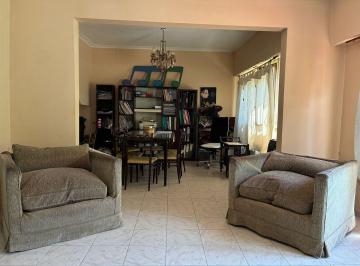 Casa · 195m² · 5 Ambientes · 1 Cochera · Venta Casa 5 Amb Hurlingham Apt Credito