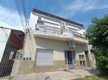 Casa · 230m² · 4 Ambientes · Venta Casa en Bloque San Martin Permuta Financia