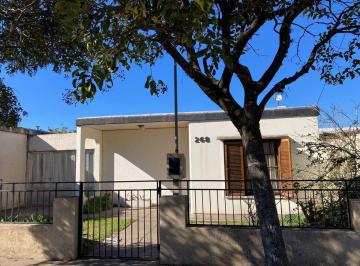 Casa · 102m² · 4 Ambientes · Casa en Venta en Bragado
