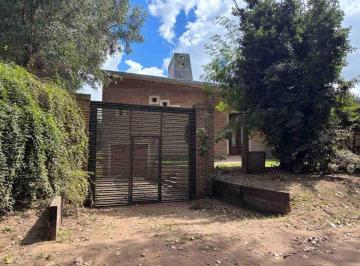Quinta vacacional · 229m² · 3 Dormitorios · 1 Cochera · Casa en Venta en Bragado con Pileta