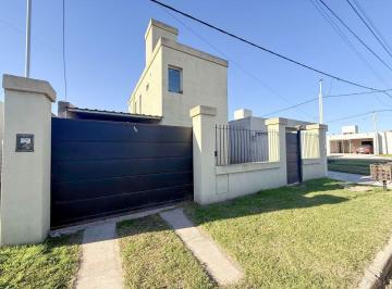 Casa · 66m² · 2 Ambientes · 1 Cochera · Casa en Venta en Pergamino con Patio
