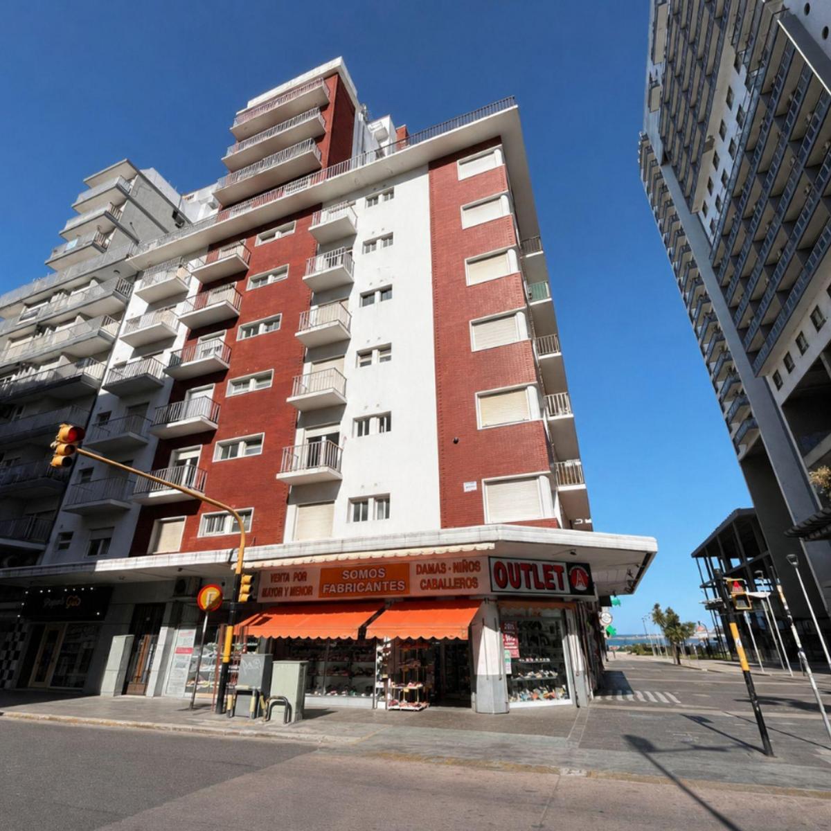 Departamento 3 amb con dependencia, 69m², Piso 4, Balcón corrido