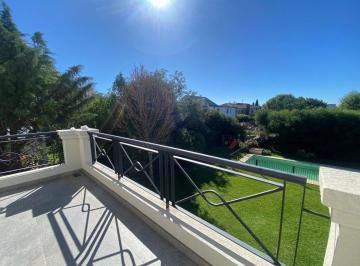 Casa · 220m² · 6 Ambientes · 2 Cocheras · Alquiler Temporal de Casa en La Alameda Nordelta