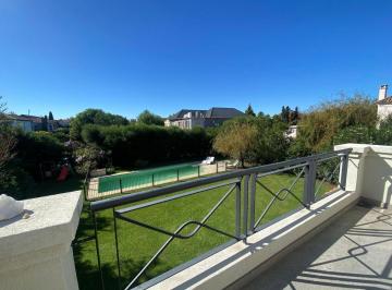 Casa · 220m² · 6 Ambientes · 2 Cocheras · Alquiler Temporal de Casa en La Alameda Nordelta