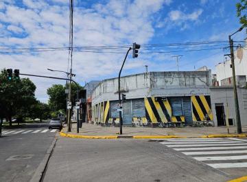 Local comercial · 156m² · Local Comercial con Vivienda - Pompeya - Venta