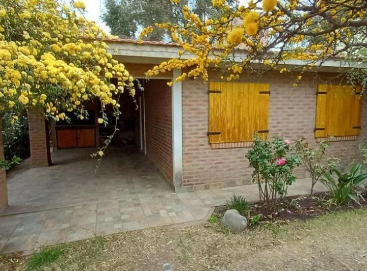 Casa · 100m² · 4 Ambientes · 1 Cochera