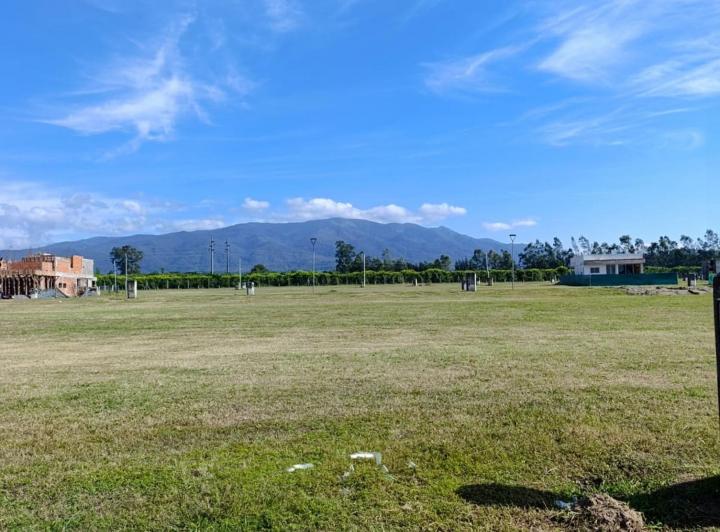 Terreno · 300m²