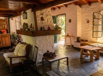 Casa · 180m² · 4 Ambientes · Exclusiva Quinta Colonial S/lote de 2700 m²