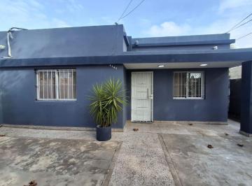 Casa · 100m² · 4 Ambientes · 1 Cochera · Venta de Casa Jose C Paz