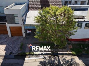 Casa · 450m² · 5 Ambientes · Casa 5 Dorm. en Venta – Resistencia – Patio Amplio