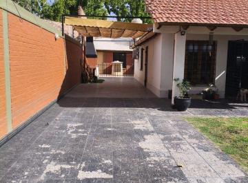 Casa · 128m² · 8 Ambientes · 2 Cocheras · Casa 3 Dorm, 2do Barrio Vialidad, Guaymallén, Mza