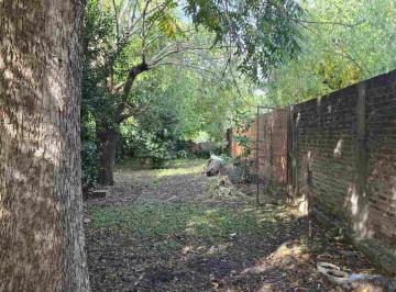 Casa · 224m² · 3 Ambientes · 1 Cochera · Local y Casa a Refaccionar Sobre Lote Grande