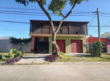 Casa · 150m² · 3 Ambientes · 1 Cochera · Casa Venta 3 Ambientes con Jardin Adolfo Sordeaux