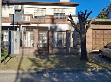 Casa · 145m² · 4 Ambientes · 2 Cocheras · Casa en Venta Tipo Duplex Zona Residencial
