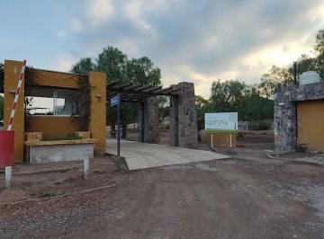 Casa · 110m² · 3 Ambientes · 1 Cochera · Venta de Casa con Quincho en El Challao, Mendoza