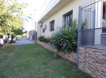 Casa · 150m² · 2 Ambientes · 1 Cochera · Casa Excelentes Condiciones Lista Para Ingresar