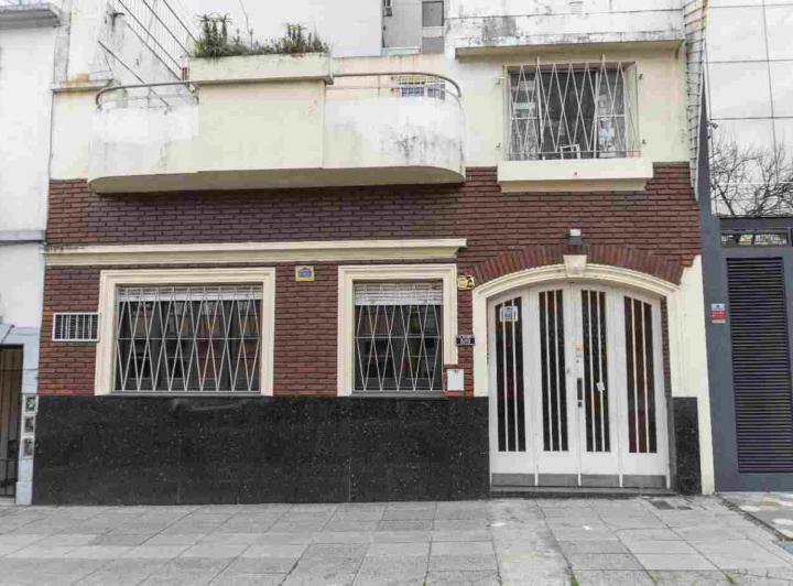 Casa · 205m² · 8 Ambientes · 1 Cochera